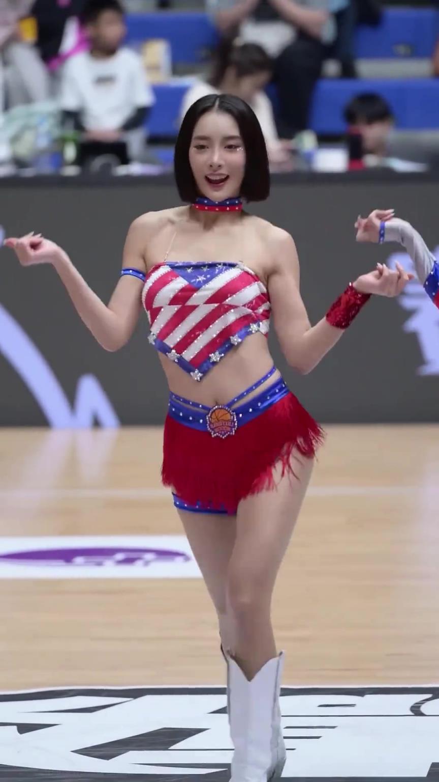 太離譜了 ！幾乎是完美女人！